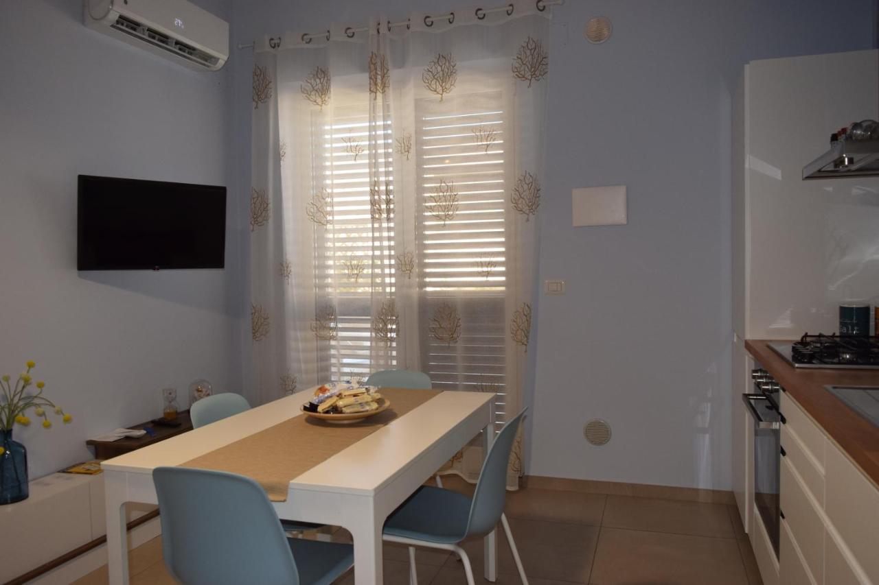 Casa Vacanze Lombardo Santa Teresa Di Riva Exteriör bild