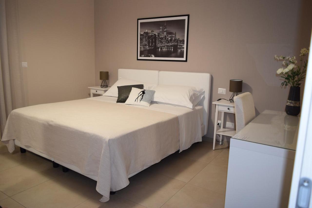 Casa Vacanze Lombardo Santa Teresa Di Riva Exteriör bild